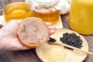 Kombucha-grzybek-herbaciany-na-straży-odporności