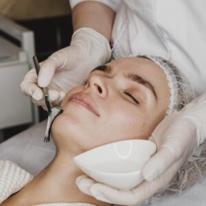 Zabiegi na twarz po 30 w RosaMed Clinic
